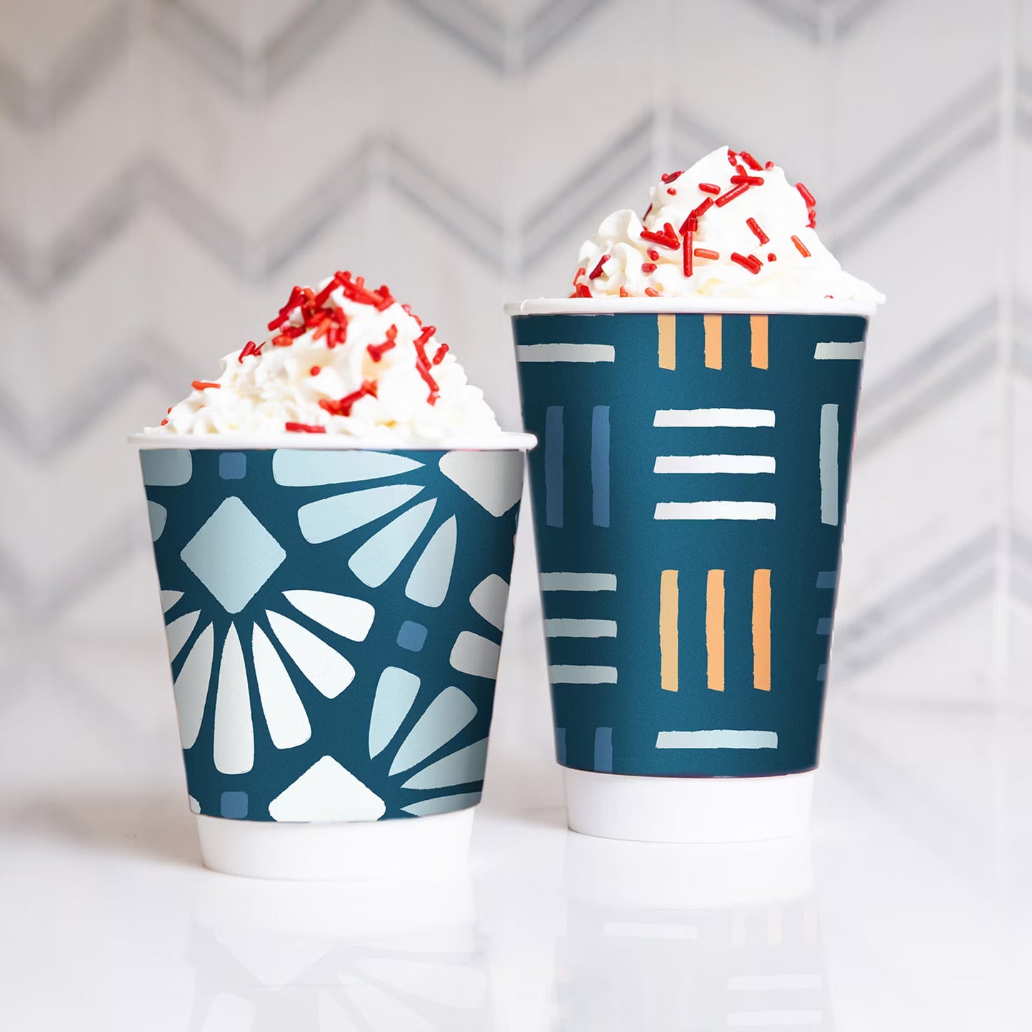 Chinet Comfort 16 oz Disposable Cups with Lids – 80 Count | For Hot & Cold Beverages